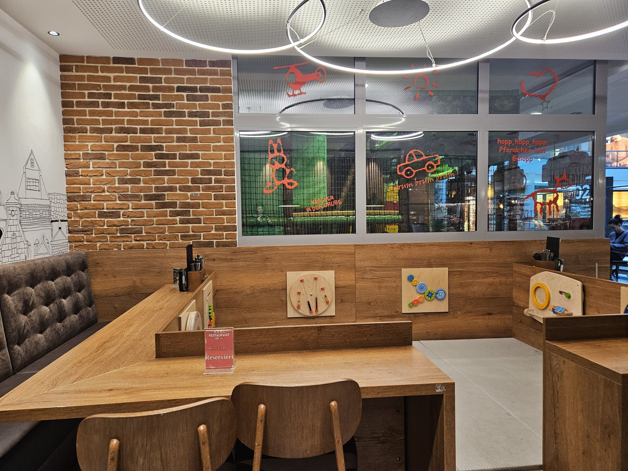 Autobahn Raststätten Spielplatz