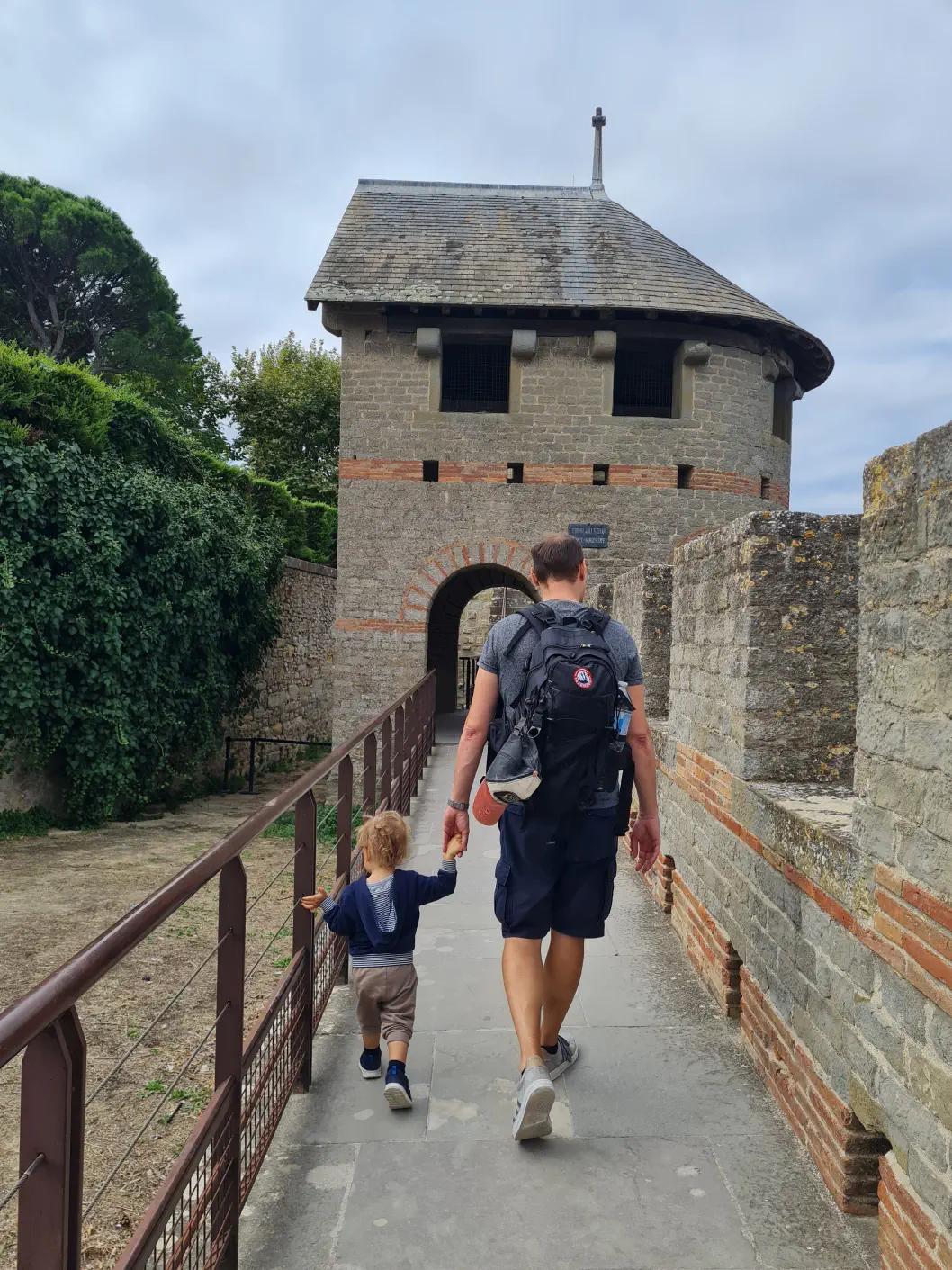 Die Begehung der Stadtmauer war mit Peppino sehr angenehm