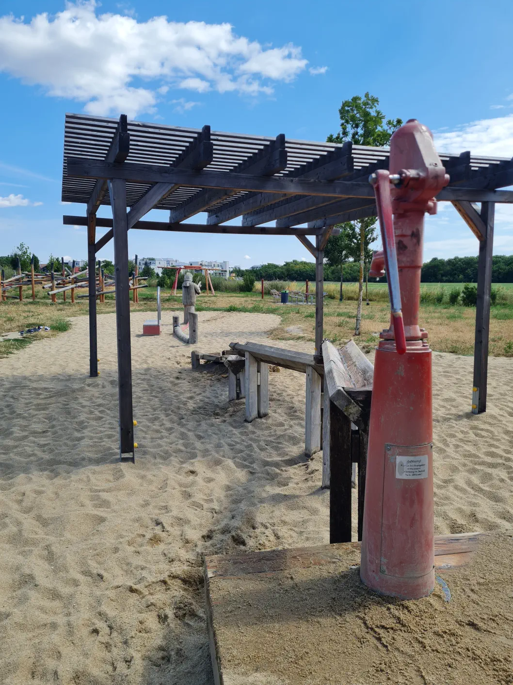 Der Wasserspielplatz ist lieb gestalten