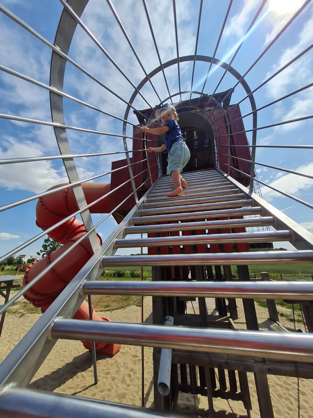 Er hat die Leiter so toll gemeistert