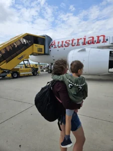 Beschäftigungen mit Kleinkind Flugzeug