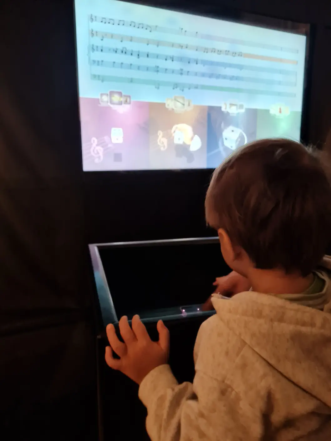 Wien Museum mit Kleinkind