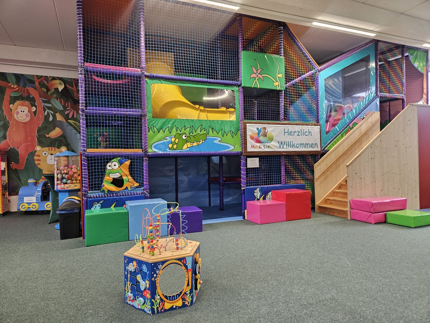 Indoorklettergerüst im Hubsiland