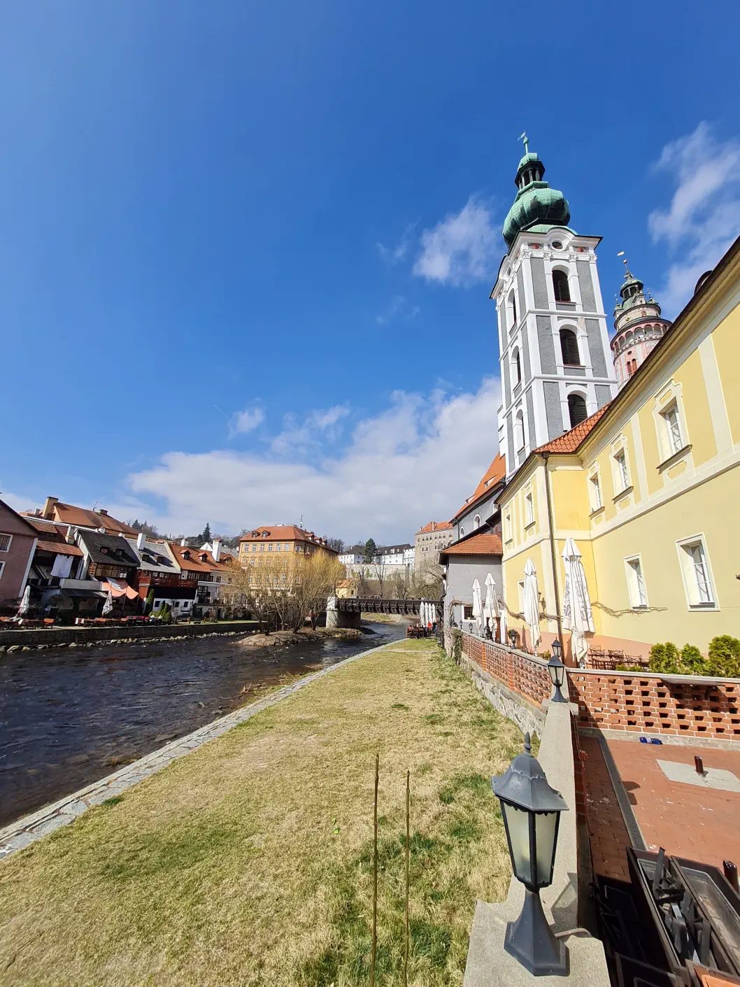 Flussufer der Moldau