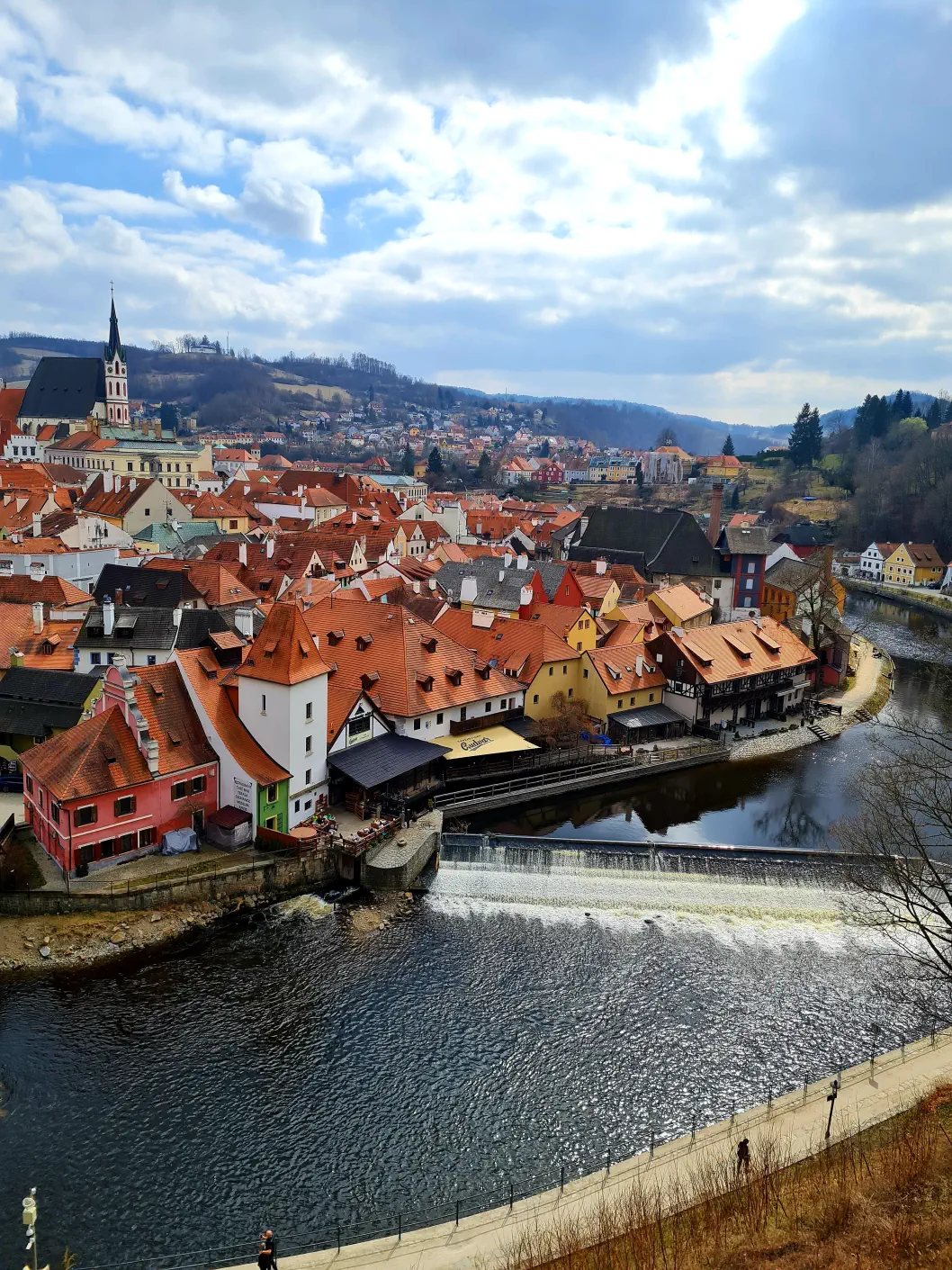 Ausblick auf die Flussschleife der Moldau vom Schloss Krumau
