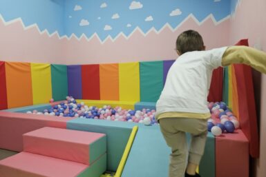 Österreich Autobahn Raststätten mit Spielplatz Spielbereich