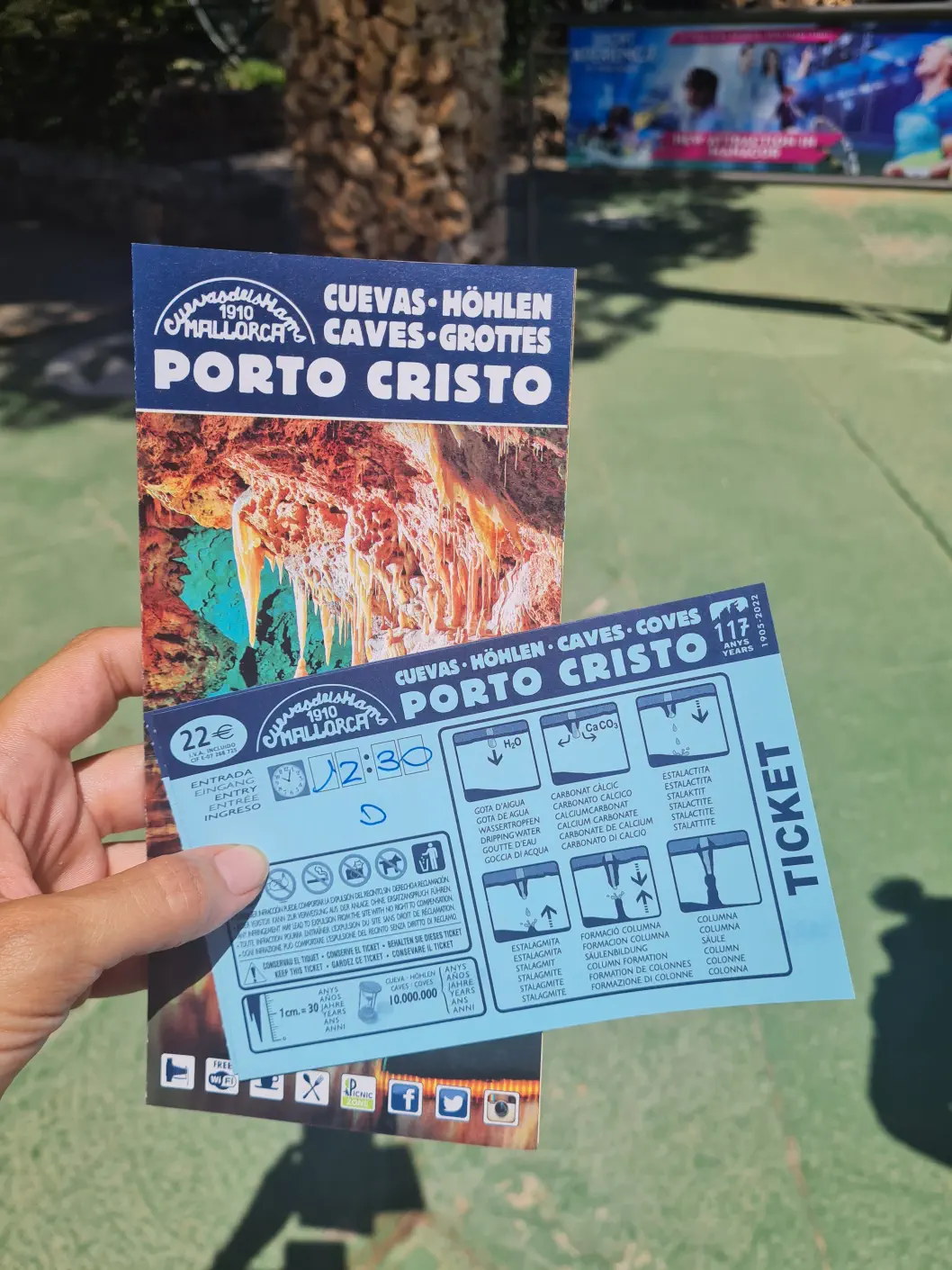 Um eine Wartezeit zu vermeiden kannst du online Tickets kaufen