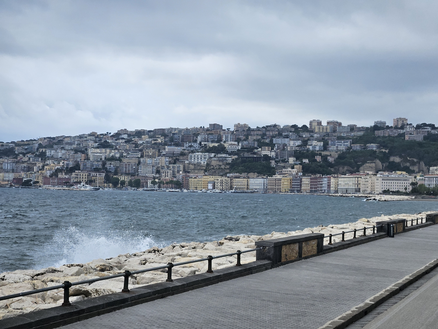 Hafenpromenade Nepael