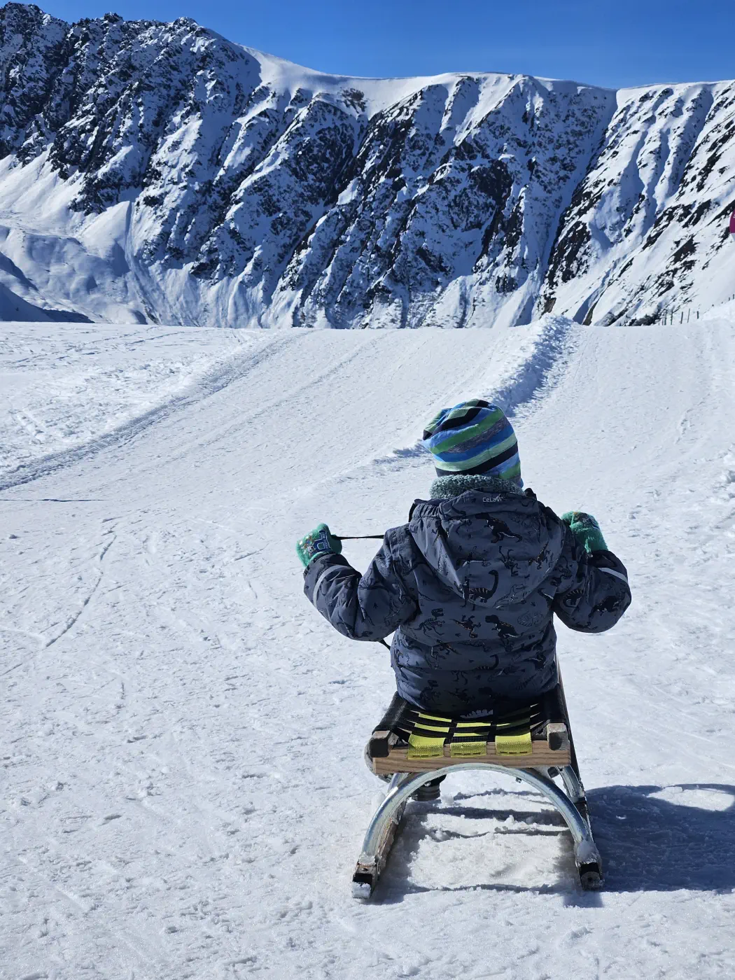 Rodeln Oberperfuss Kind