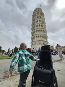 Schiefer Turm Pisa Kind