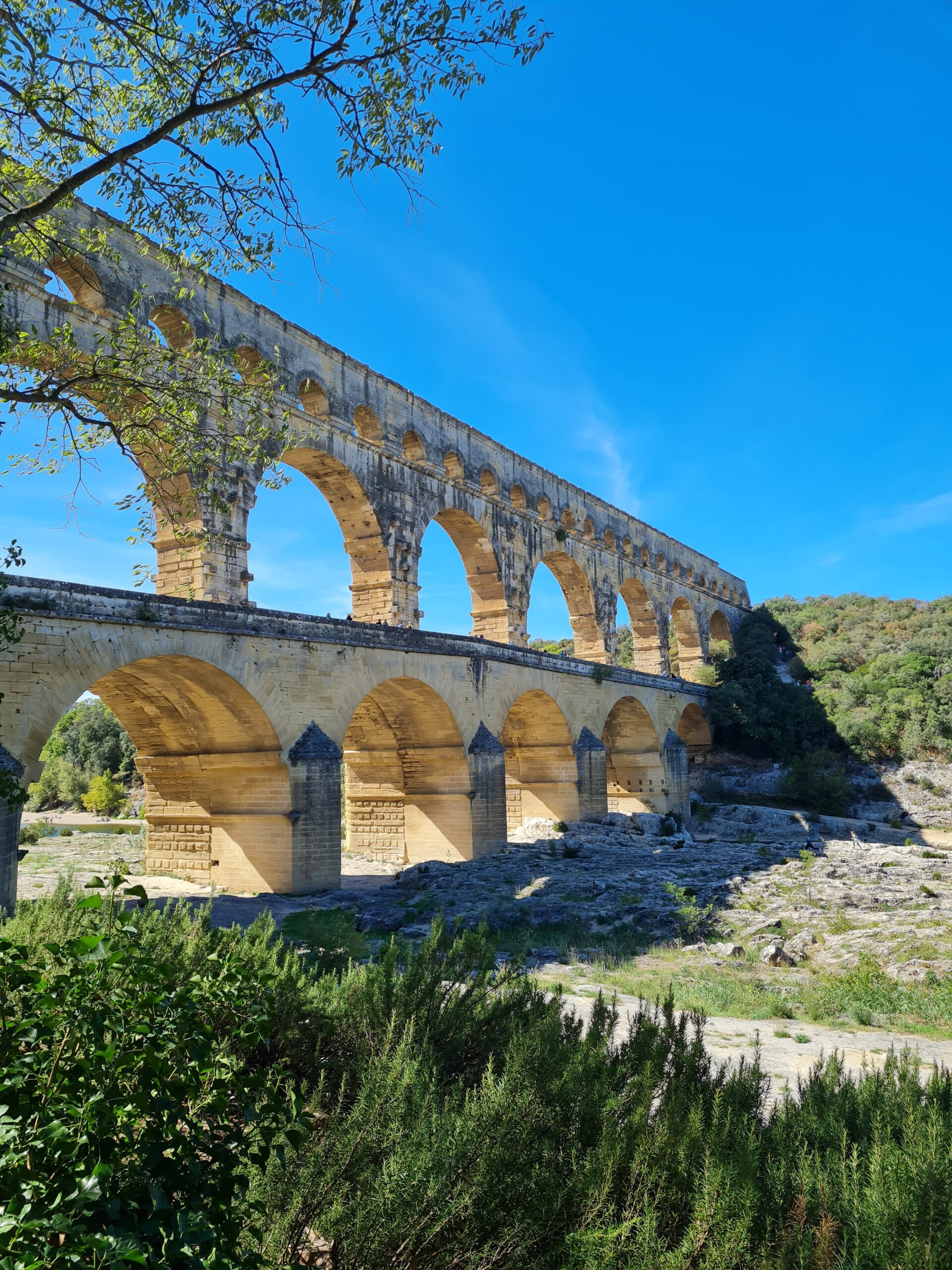 Pont du Gard mit Kleinkind