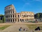 Picknick mit Blick auf das Kolosseum vom Forum Romanum