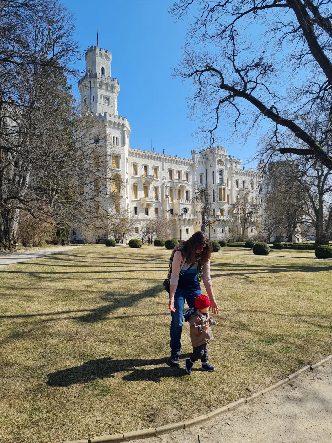 Der Schlosspark ist weitläufig, ideal zum Herumtoben