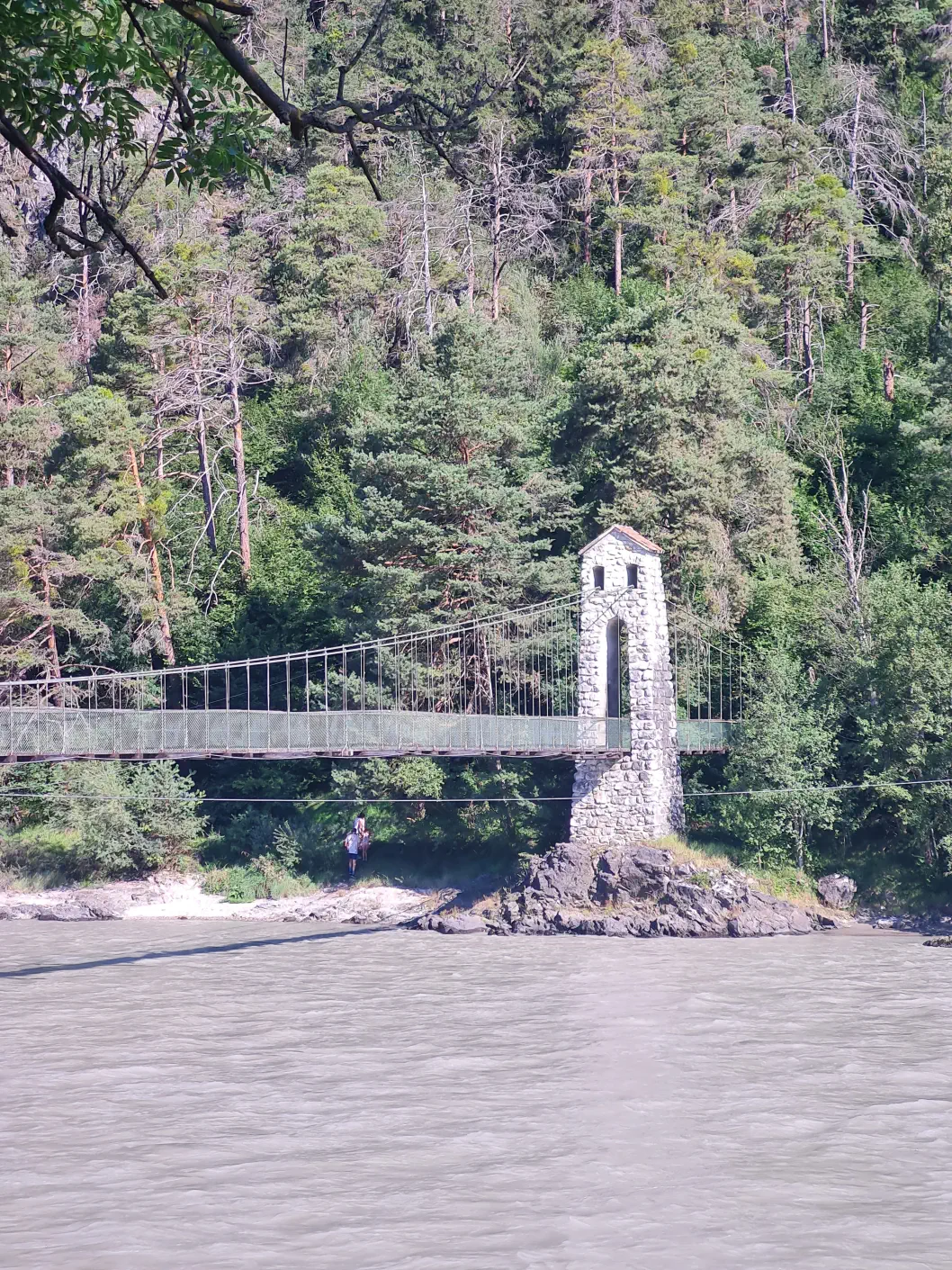 Wasserfall Stams mit Kleinkind