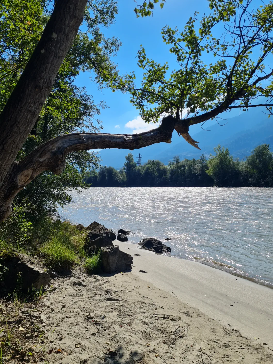 Wasserfall Stams mit Kleinkind