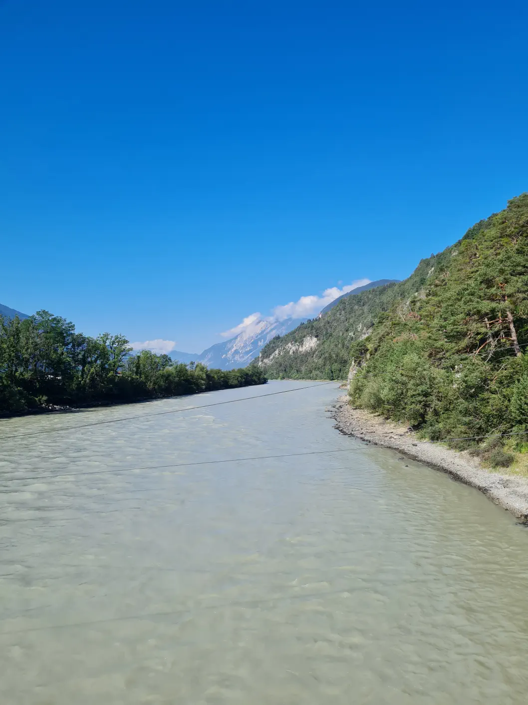 Wasserfall Stams mit Kleinkind